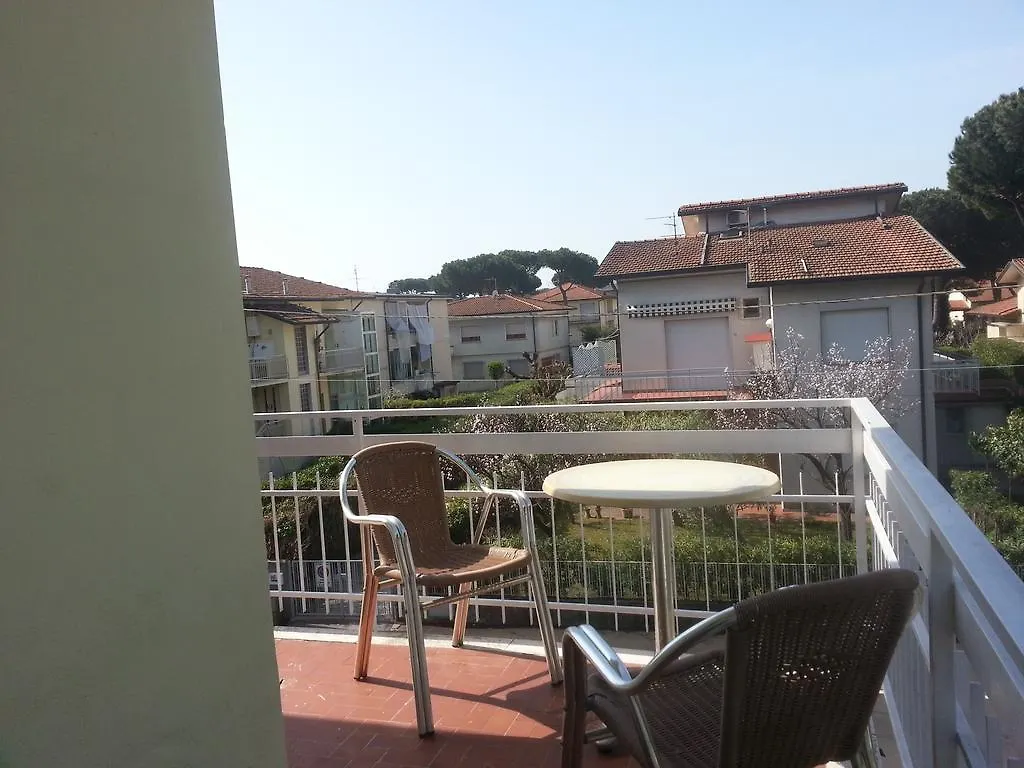 A Casa Di Ely Apartment Lido di Camaiore