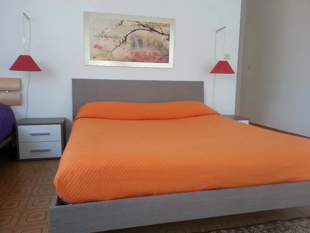 A Casa Di Ely Apartment Lido di Camaiore