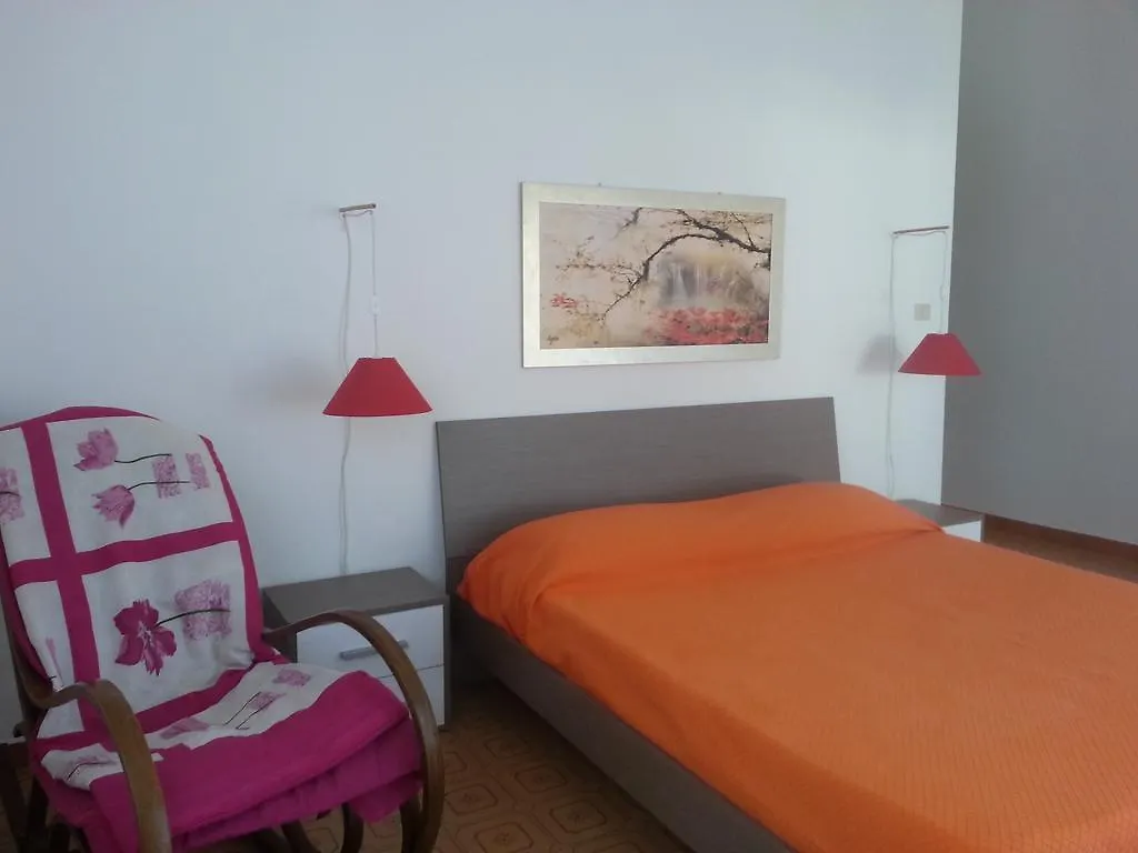 A Casa Di Ely Apartment Lido di Camaiore