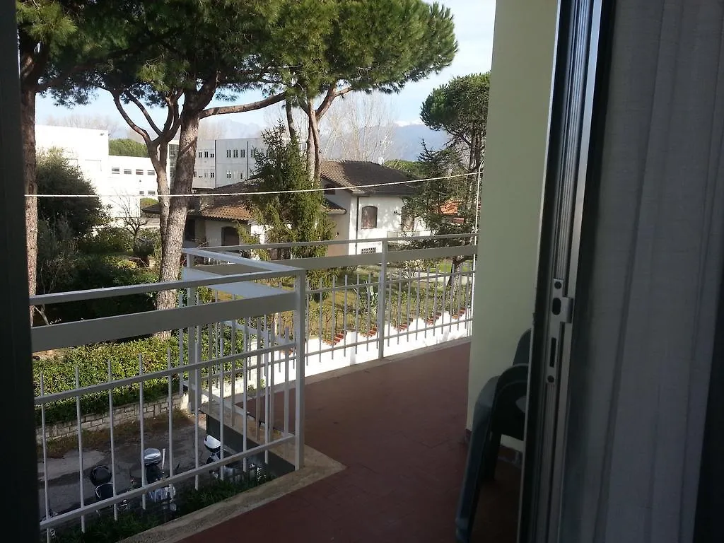 A Casa Di Ely Apartment Lido di Camaiore