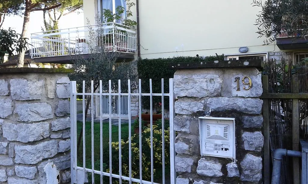 A Casa Di Ely Apartment Lido di Camaiore Italy