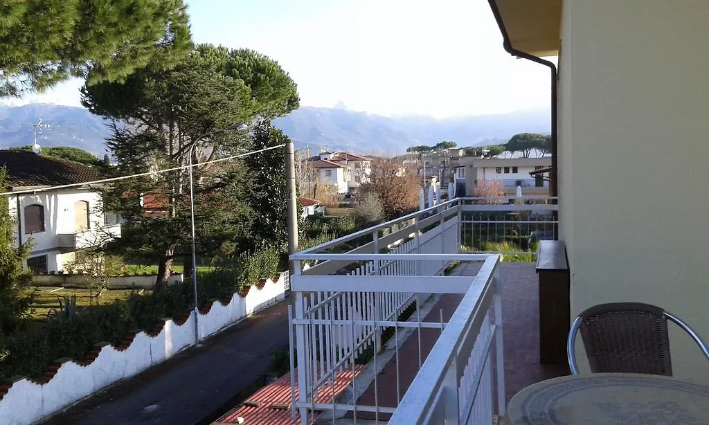 A Casa Di Ely Apartment Lido di Camaiore 0*,  Italy