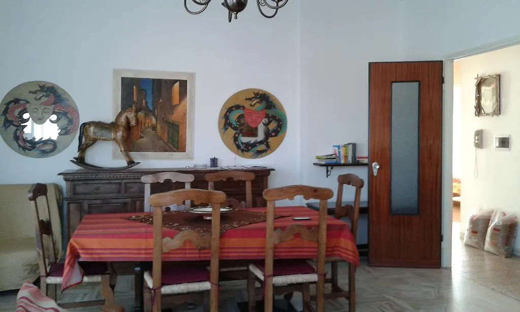 A Casa Di Ely Apartment Lido di Camaiore