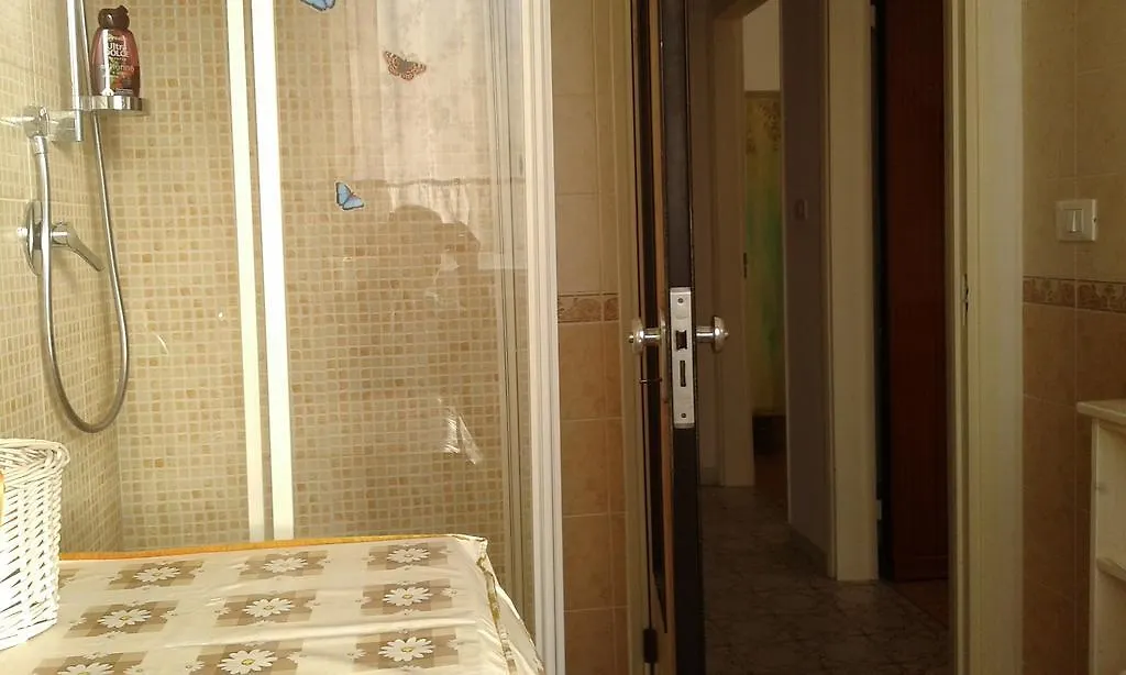A Casa Di Ely Apartment Lido di Camaiore Italy