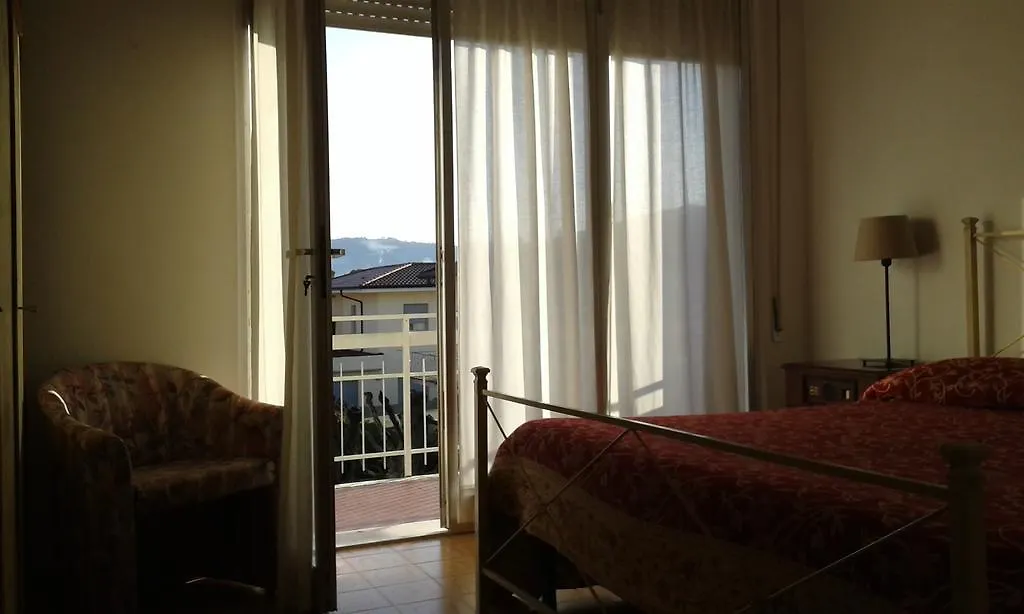 A Casa Di Ely Apartment Lido di Camaiore